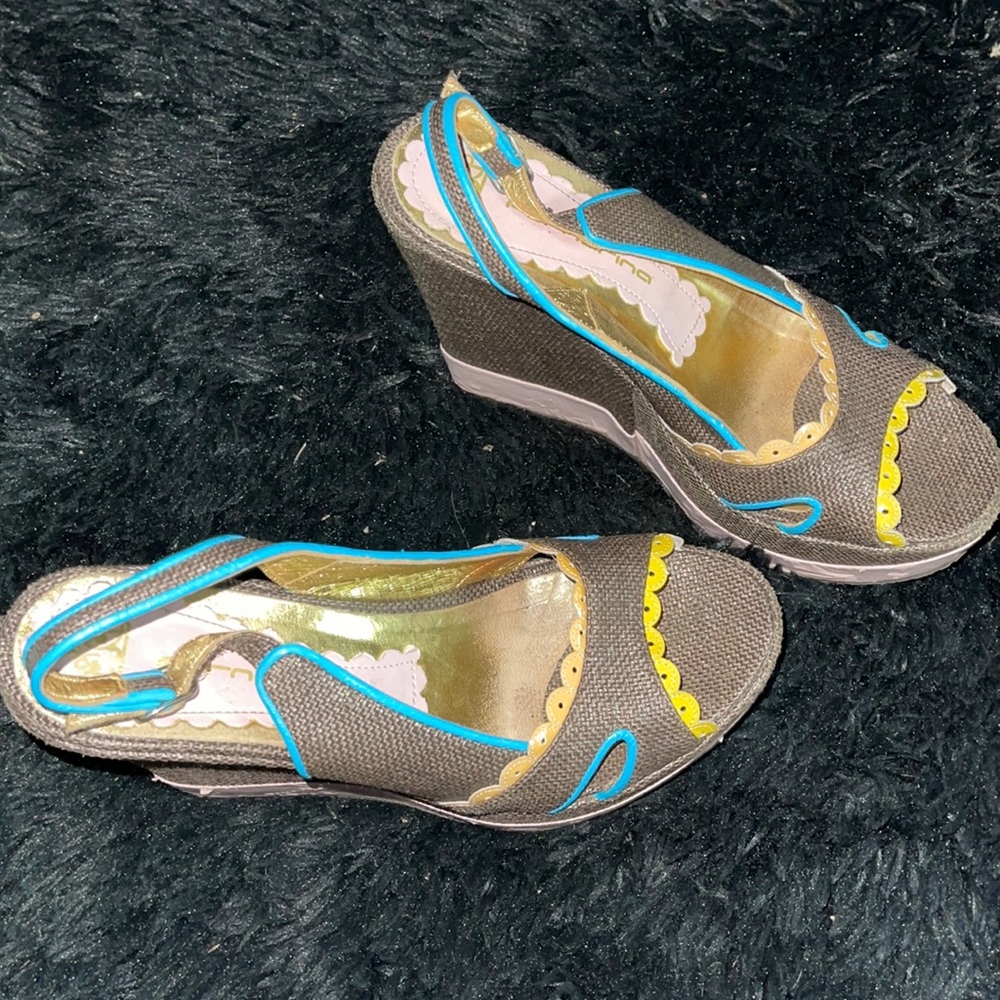 Brown yellow blue pink wedges